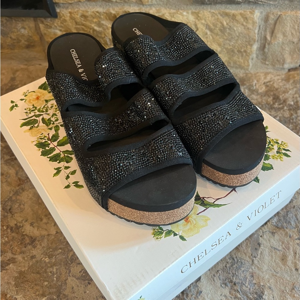 Chelsea & Violet ladies sandals size 9.5 Black bling embellished